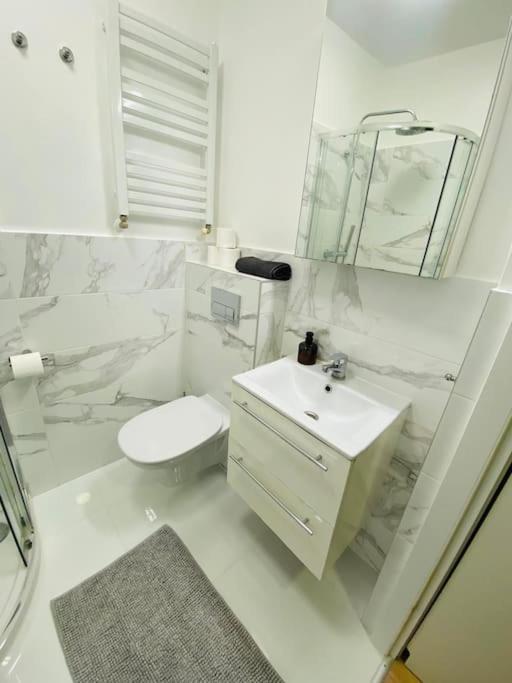 Bezagenta Mozart8 Studio Easy Access To City Wifi Apartment Warsawa Bagian luar foto