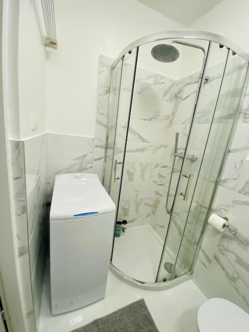 Bezagenta Mozart8 Studio Easy Access To City Wifi Apartment Warsawa Bagian luar foto